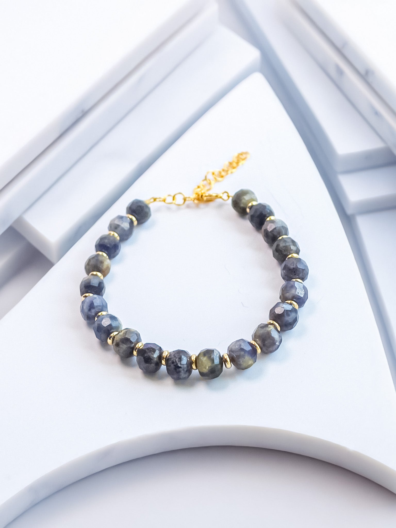 Steinarmband Gelbgold - Niva - Lovesign - Handmade in Tyrol